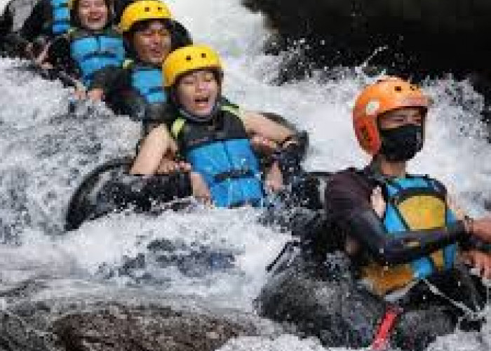 5 Alasan Mengunjungi Wisata Cikadongdong River Tubing Majalengka