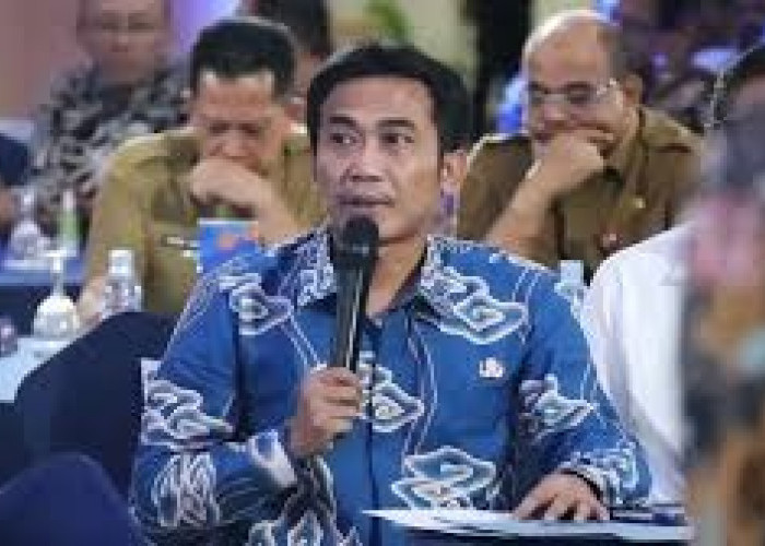 Pemkab Cirebon Upayakan Tenda PKL di Kawasan Wisata Batik Trusmi Lewat Dukungan CSR