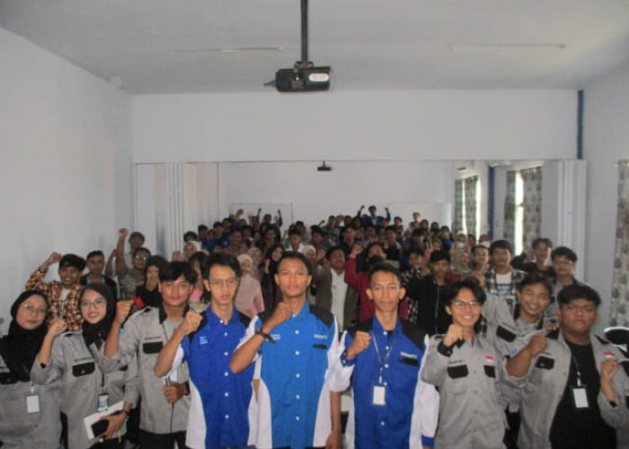 Himatik IPB Cirebon Gelar Seminar Optimalisasi Canva sebagai Media Pembelajaran