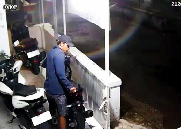 Ini Dia Wajah Pelaku Curanmor di Kuningan, Aksi Terekam CCTV Saat Gasak Motor Warga