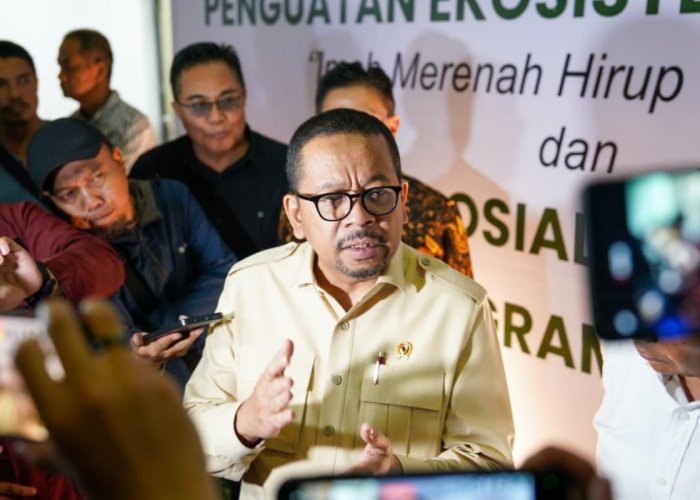 Pemerintah Keukeuh MBG Tidak Bisa Dihentikan, Qodari: Salah Besar!