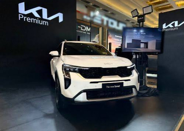 The new Sonet Raih 'Favorite Passenger Car Crossover' di GIIAS Bandung 2026