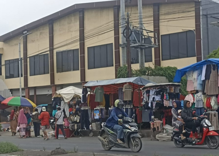 Pasar Tradisional Lawan Online Shop, Selasaan Losari Masih Jadi Favorit Warga