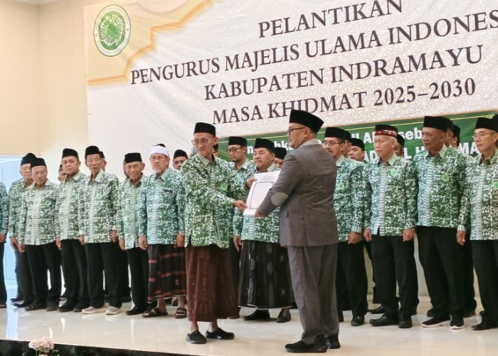 KH Ahmad Syairozi Bilal Resmi Pimpin MUI Indramayu Periode 2025–2030