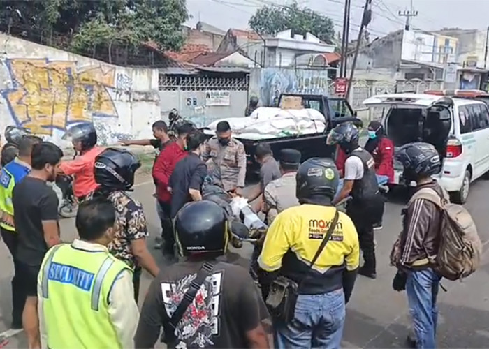 1 Meninggal Kecelakaan Maut di Talun Cirebon, Motor Serempetan dengan Truk Box 