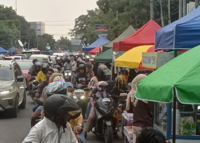 Ngabuburit di Jalan Siliwangi Cirebon Makin Ramai, Festival Ramadan Diserbu Pemburu Takjil