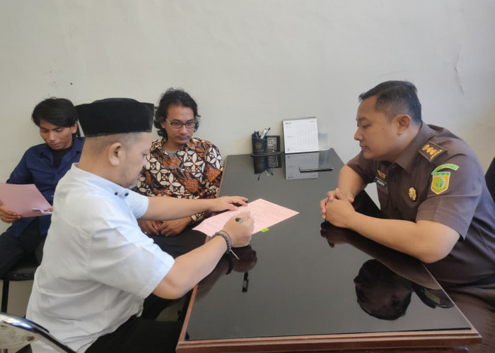 Tiga Tersangka Korupsi BPR Bank Cirebon Diserahkan ke Jaksa, Kerugian Negara Rp17,3 Miliar