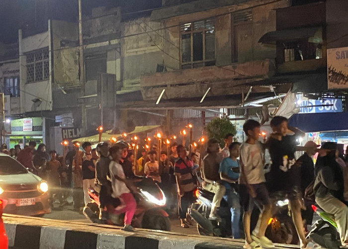 Pawai Obor Menyambut  Ramadan Berlangsung Meriah Meriah