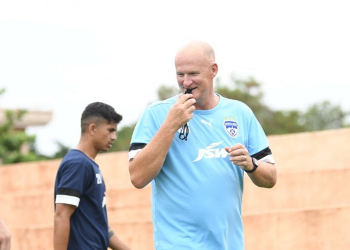 Simon Grayson Pelatih Baru di Timnas Indonesia, Siap Dampingi John Herdman