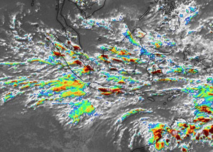 Bibit Siklon 90S Menguat, Akankah Gerhana Bulan Total Tertutup Hujan?