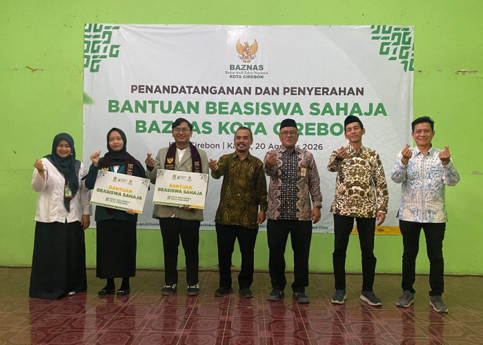 BAZNAS Salurkan Beasiswa Sahaja  untuk 10 Mahasiswa Kurang Mampu di Cirebon