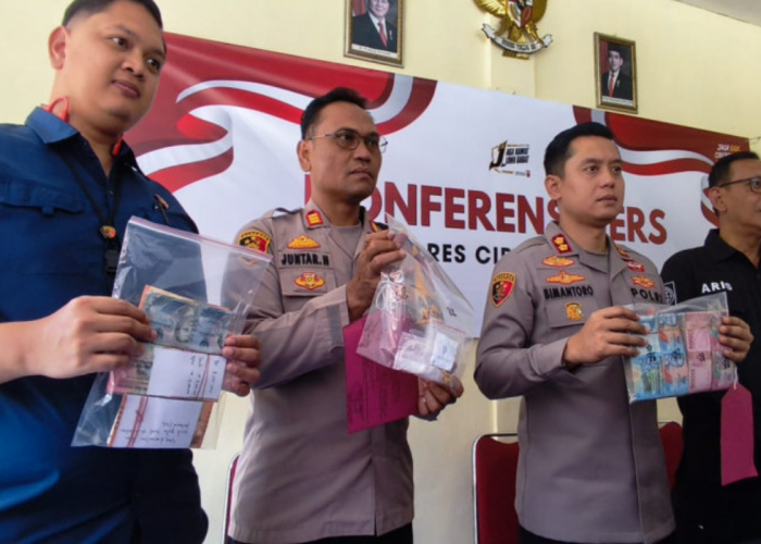 Manfaatkan Kepanikan Saat Kebakaran, 2 Buruh Harian Gasak Uang Rp47 Juta dan Emas 8 Gram