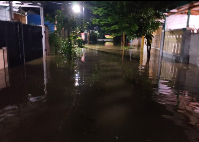 Hujan Deras, Banjir Terjang Perumahan Puri Indah Banjarwangunan Mundu