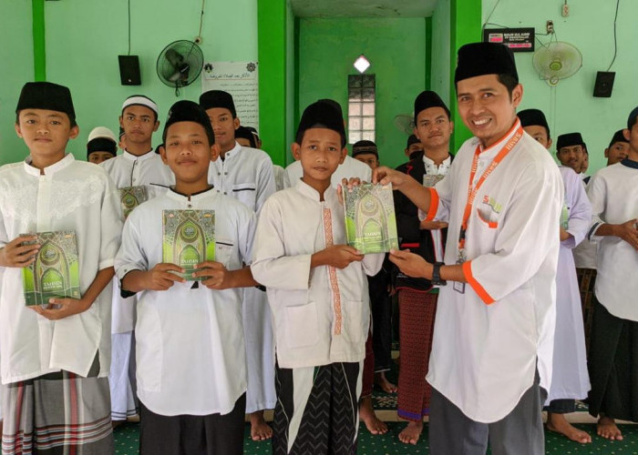 BMH Cirebon Salurkan Al Qur’an