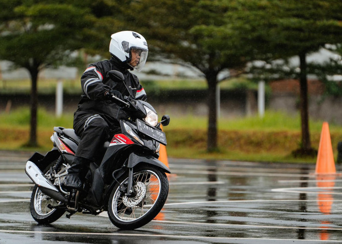 Tips Merawat Sepeda Motor di Musim Hujan