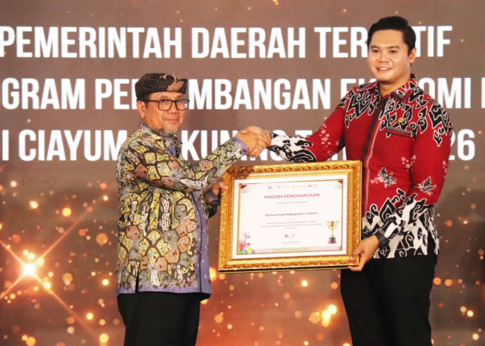 Pemkab Cirebon Raih Penghargaan Pemerintah Daerah Teraktif Penggerak Ekonomi Daerah 2026