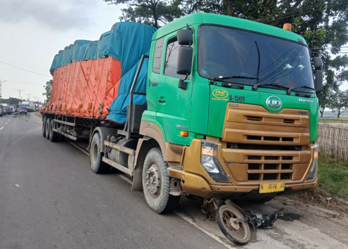 Tragis! Pengendara Motor Tewas Usai Hindari Jalan Berlubang di Jalur Pantura Indramayu