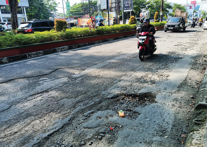 KDM Ingin Pajak dan Bea Balik Nama Kendaraan 100 Persen untuk Perbaikan Jalan, Kota Cirebon Baru 16 Persen