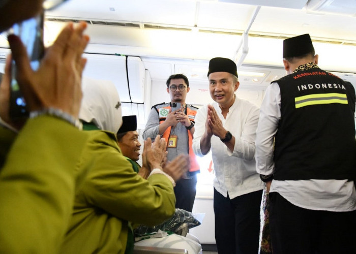 Sejarah! Keberangkatan Jemaah Haji dari Bandara Kertajati, Kloter Subang yang Pertama