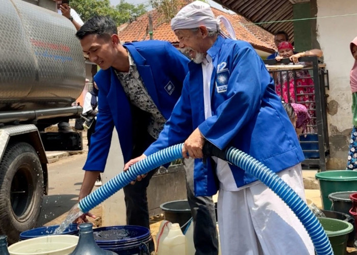 Tanggal 12, PAN Cirebon Salurkan 12 Tangki Air Bersih untuk Bantu Rakyat Lawan Kekeringan