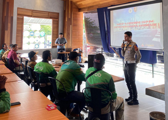 Sosialisasi Operasi Zebra Lodaya dan Edukasi Safety Driving untuk Pengemudi Ojek Online Grab
