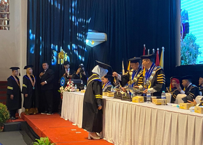 UGJ Mewisuda 575 Mahasiswa 