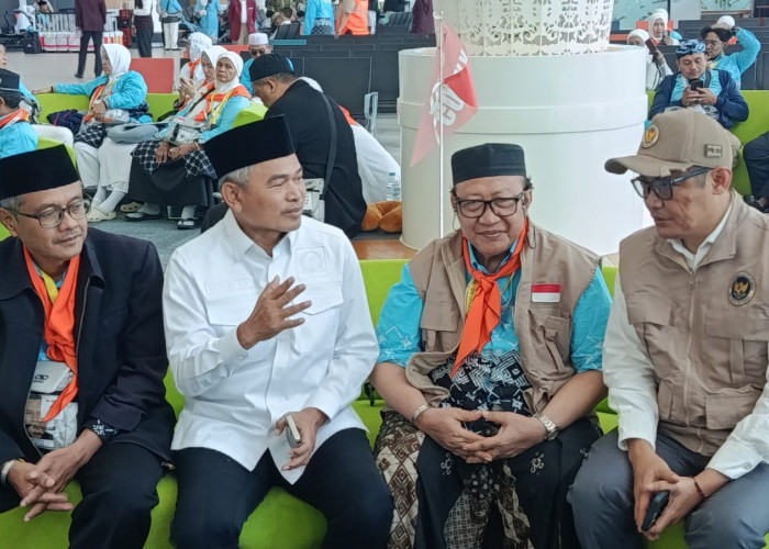 DPR RI Kawal Keberangkatan 441 Jemaah Haji Cirebon Kloter KJT 05