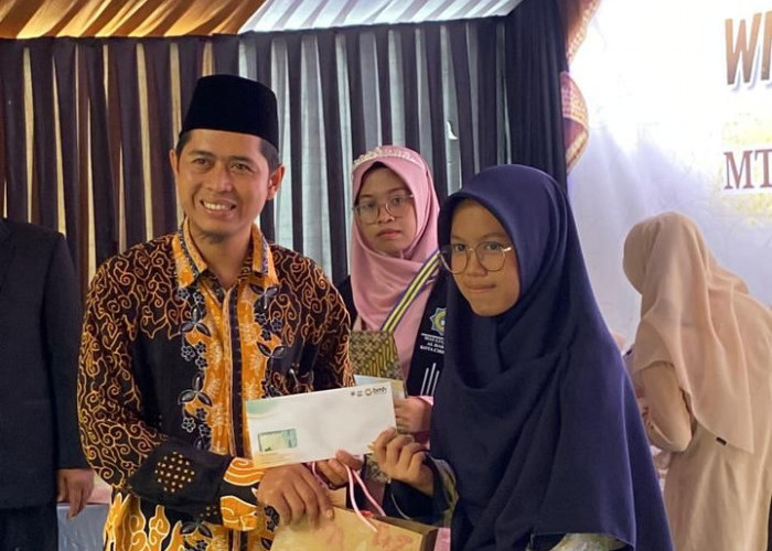 BMH Berikan Apresiasi kepada Santri Berprestasi dan Penghafal 30 Juz