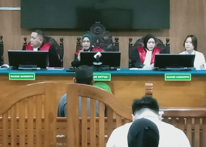 Sidang 2 Penjual Miras di PN Kota Cirebon, Dituntut Denda Rp3 dan Rp10 Juta, AS Keberatan