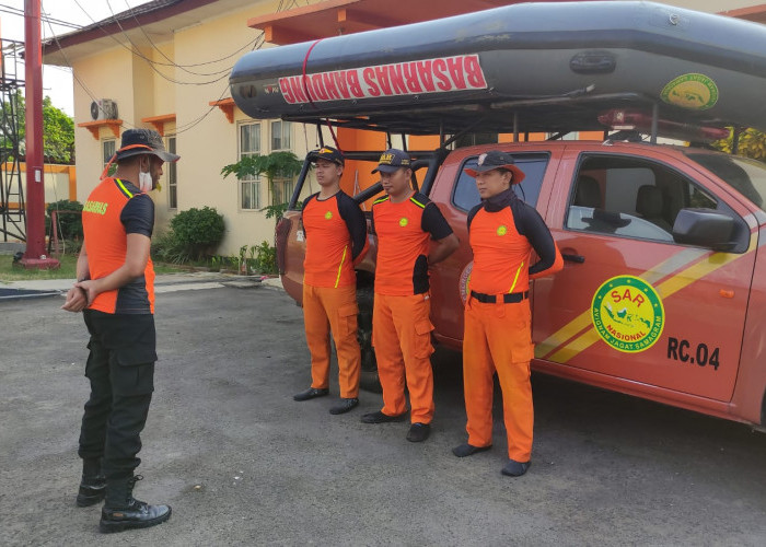 Warga Terseret Ombak Pantai Patrol Indramayu, Tim SAR Lakukan Pencarian
