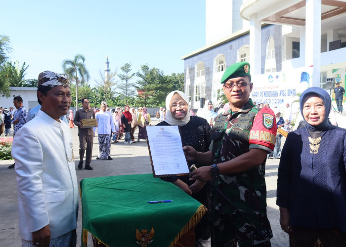 Dandim 0614/Kota Cirebon Hadiri Upacara Hardiknas Tahun 2025 Tingkat Kota Cirebon