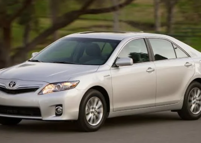 Toyota Camry 2.4 V 2010 Bekas, 167 PS, 224 Nm, Jok Kulit, Kursi Elektrik, Konsumsi 13 Km/L, Segini Harganya