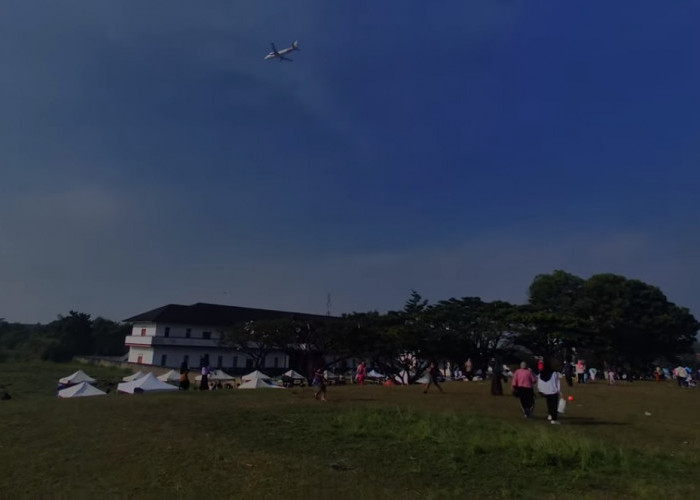 Asal Usul Gunung Bohong Cimahi, Penghalang Bandara Husein Sastranegara, Terkait Legenda Sangkuriang