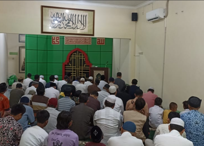 100 Lebih Umat Muslim Jumatan Perdana di Masjid Lautze Kota Cirebon