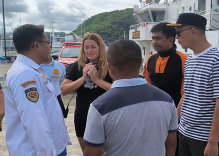 Tragedi KM Putri Sakinah: Tangis Istri Pelatih Valencia Pecah, Keluarga Belum Ditemukan