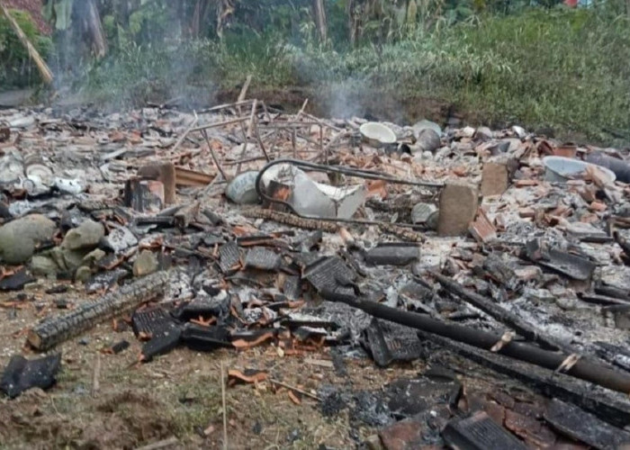 Kebakaran di Kuningan, Rumah Lansia Ludes Dilalap Api