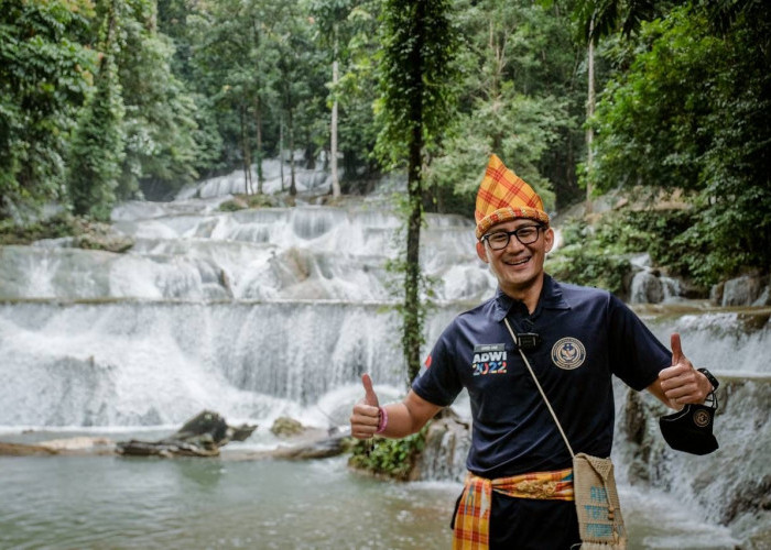 Menparekraf Apresiasi Desa Wisata Air Terjun Moramo Sultra Kembangkan Wisata Konservasi Alam