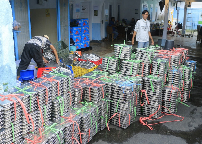 MBG Menggerakkan Ekonomi Daerah: Dapur Gizi Hidupkan UMKM dan Serap Ribuan Tenaga Kerja