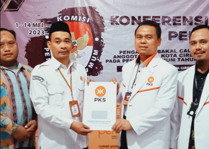 Konvoi Mobil dan Motor, DPD PKS Kota Cirebon Serahkan Berkas ke KPU, Begini Kata H Karso 