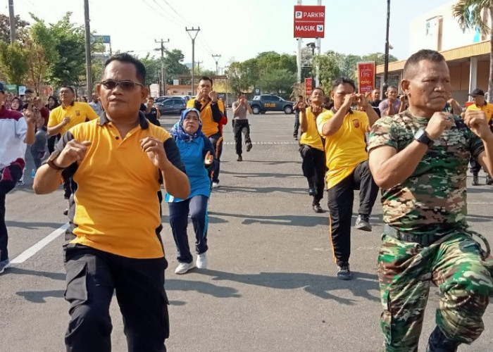 Tingkatkan Soliditas TNI-POLRI, Polsek Kesambi Gelar SKJ Guna Ramaikan HUT ke-78 TNI 