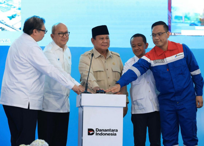 Rincian 13 Proyek Hilirisasi yang Dimulai Hari Ini: Pengembangan Kilang hingga Pengolahan Kelapa