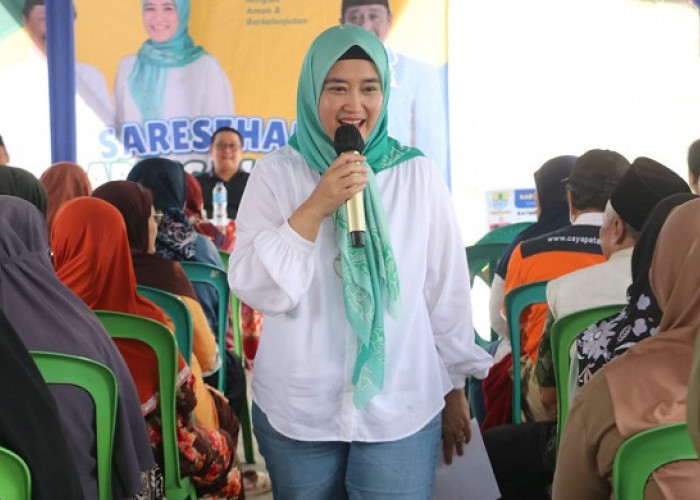 Farida Janjikan Beasiswa Berprestasi 