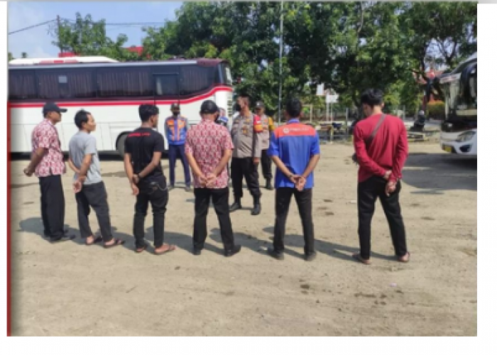 Sopir Bus Ugal ugalan di Pabuaran dan Ciledug Cirebon, Kapolsek Turun Tangan
