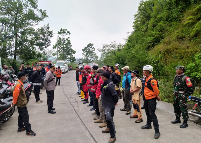 Pendaki Asal Cirebon Temukan Jenazah Peziarah di Gunung Tampomas Sumedang