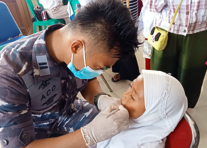 Lanal Cirebon Gelar Bakti Kesehatan HUT Ke-77 TNI AL di Desa Bungko Lor