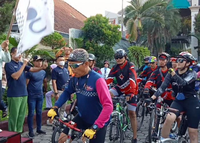 Ratusan Bikers Tempuh Lima Kilometer Fun Bike HUT Bentani Hotel