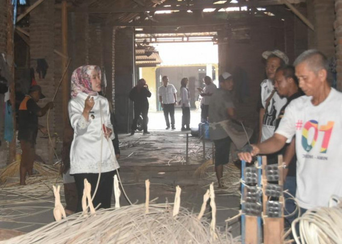 Wabup Ayu: Usaha Kerajinan Rotan Bantu Atasi Pengangguran di Kabupaten Cirebon