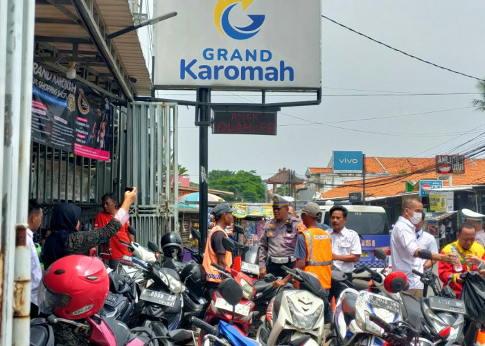 Macet di Depan Karomah Lemahabang, Dishub dan Polisi Turun Langsung! Ini Temuannya.. 