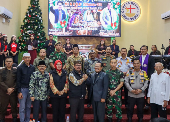 Kapolresta Cirebon dan Forkopimda Monitoring Pengamanan Hari Raya Natal di Gereja hingga Pospam