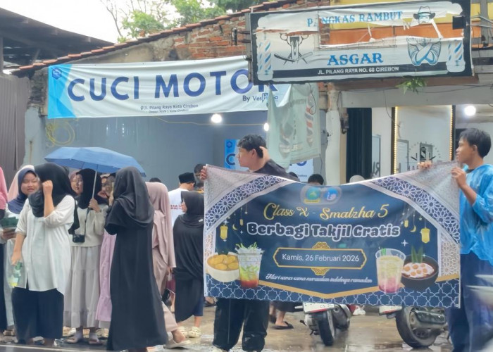 SMA Islam Al Azhar 5 Cirebon Tebar Ratusan Takjil